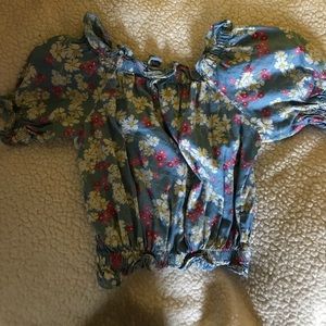 Off the Shoulder Crop Top w/lettuce edge design